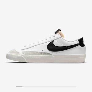 Nike Blazer Low ‘77 Woman’s sneaker White/Sail/White/Black  style: DC4769-102